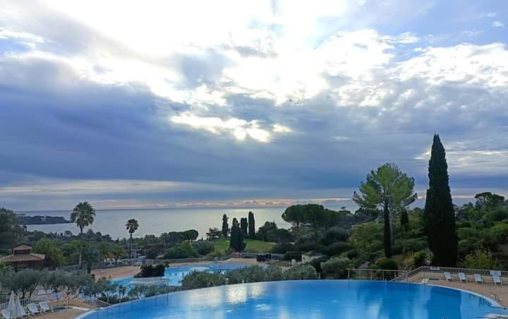 Vacances En Paradis Saint-Raphaël Eksteriør billede